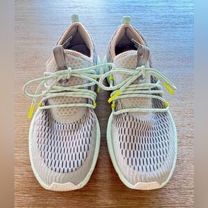 Sorel Women's Kinetic Impact Lace Sneakers in Dove + Sea Salt. Sz 8.5